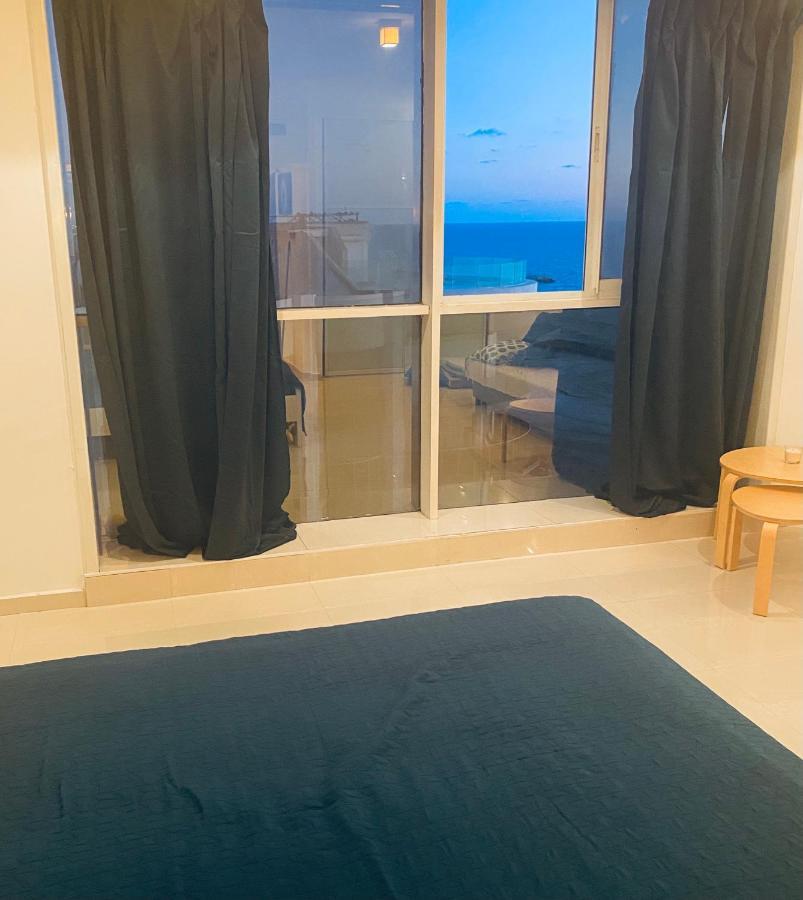Sunny Sea View Studio Apartment Herzliya Bagian luar foto