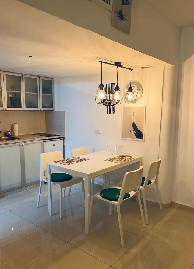 Sunny Sea View Studio Apartment Herzliya Bagian luar foto