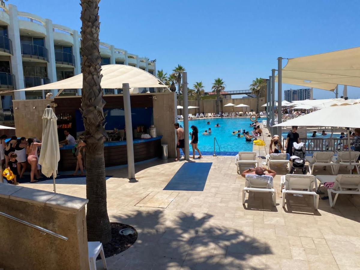 Sunny Sea View Studio Apartment Herzliya Bagian luar foto