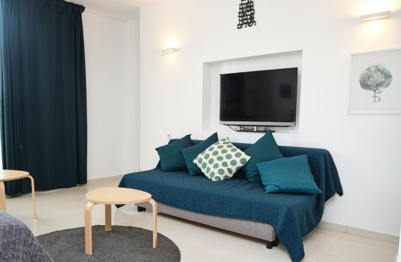 Sunny Sea View Studio Apartment Herzliya Bagian luar foto