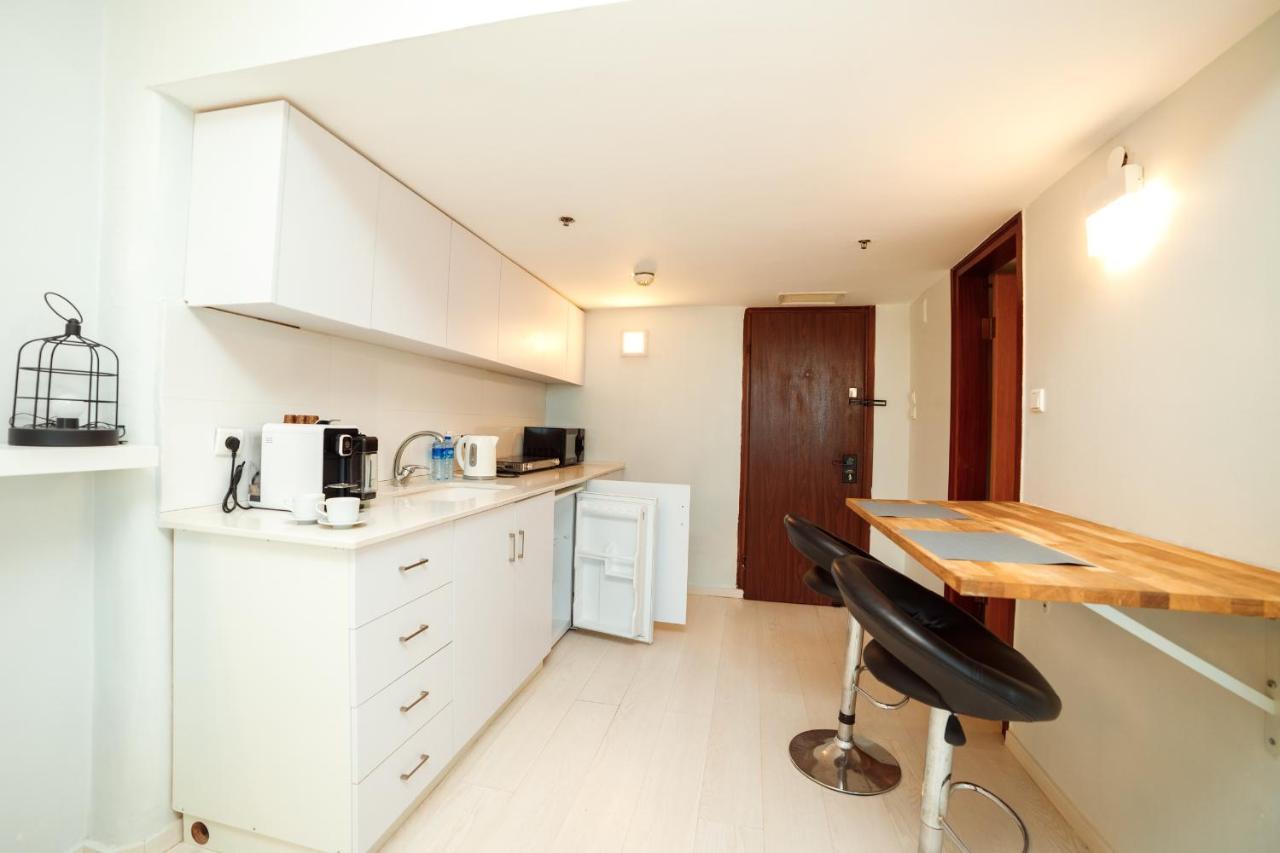 Sunny Sea View Studio Apartment Herzliya Bagian luar foto