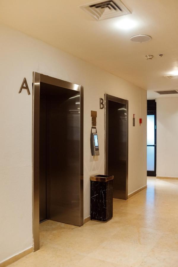 Sunny Sea View Studio Apartment Herzliya Bagian luar foto